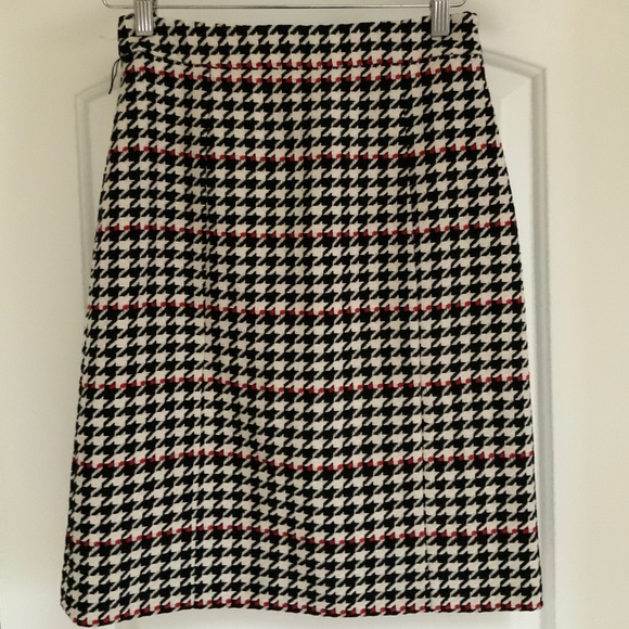Hugo Boss Vulnona Skirt in Houndstooth - Picture 2 of 6